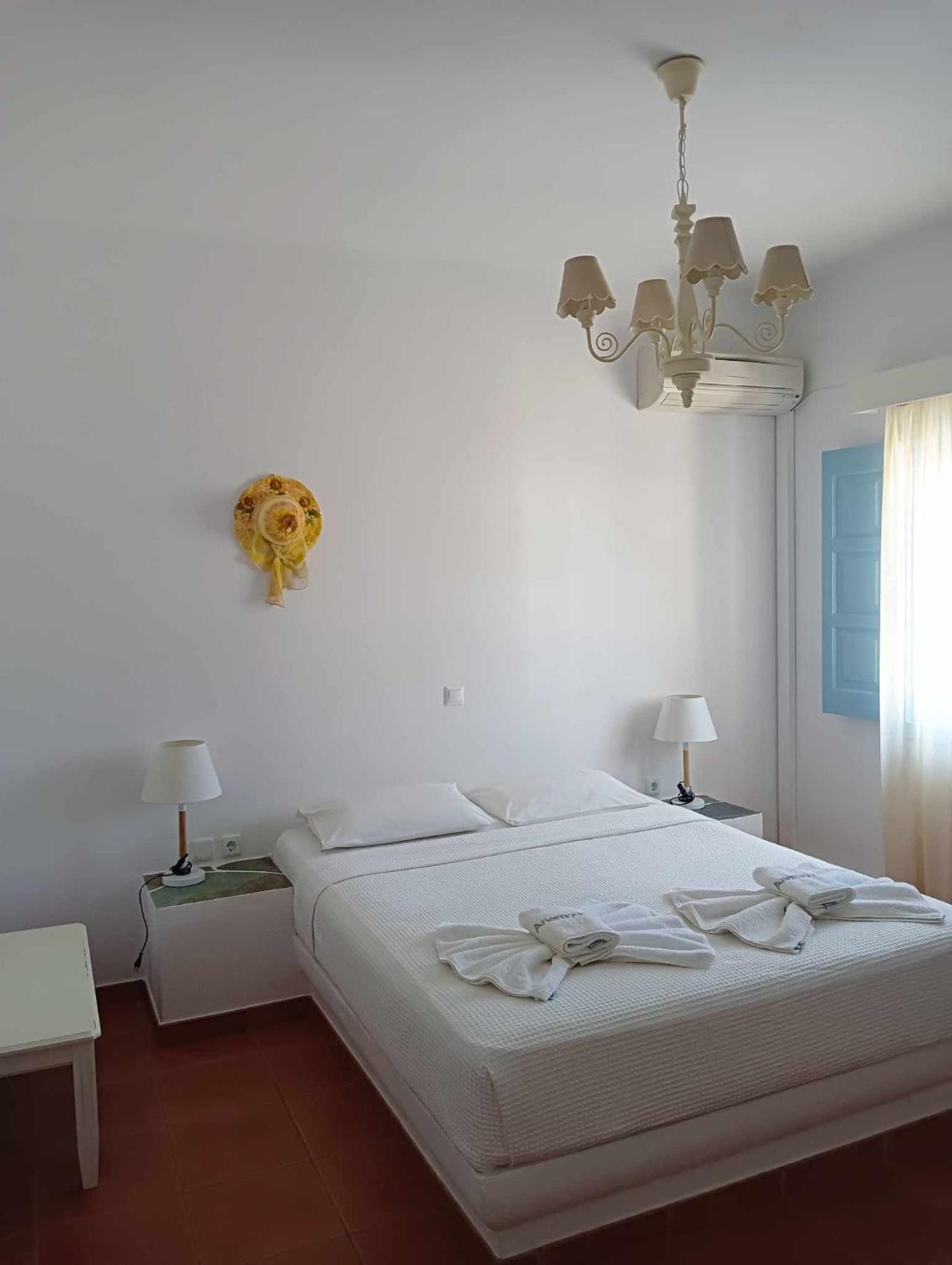 Anemousa Hotel Folégandros Екстериор снимка